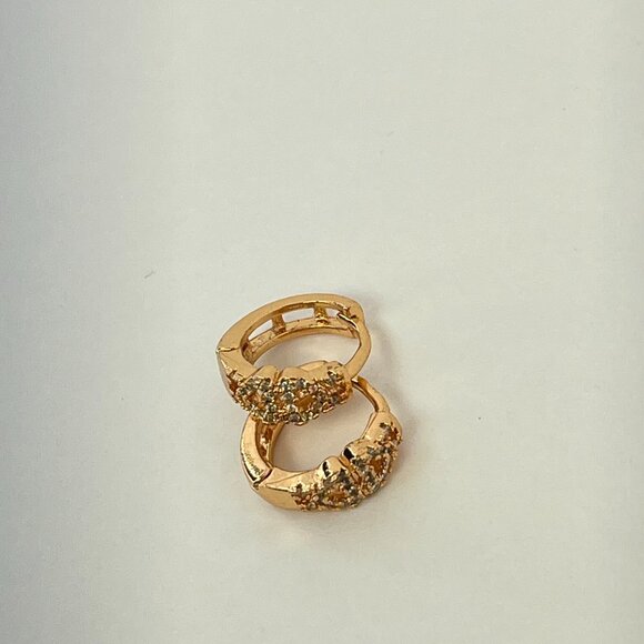 Gold Heart White Stone Hoop Earrings Modern Minimalist Small Hoop 0.5inch Office - Picture 2 of 8